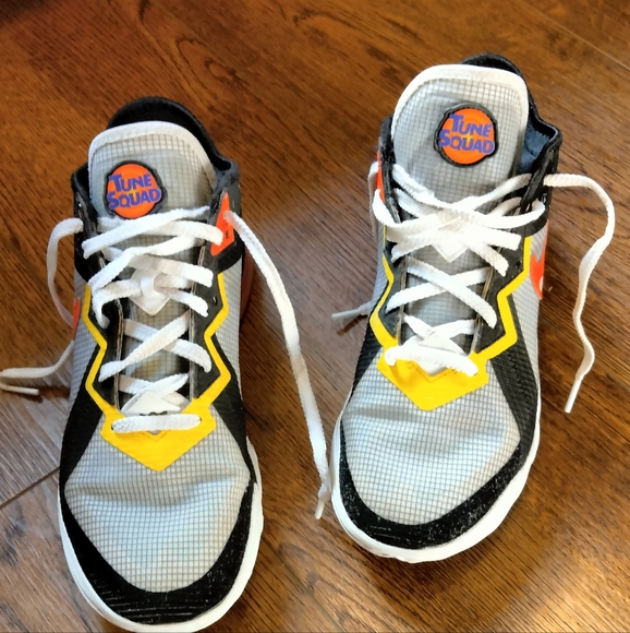 looney tunes sneakers lebron james